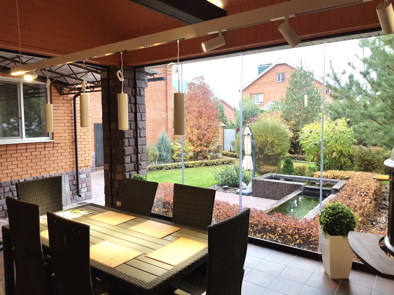 Остекление террасы коттеджа